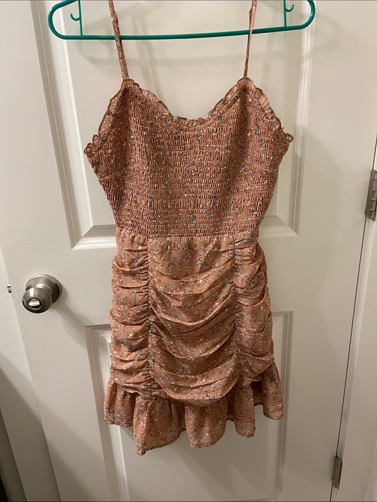Storia Dresses & Skirts - Storia Peach Floral Smocked Mini Dress